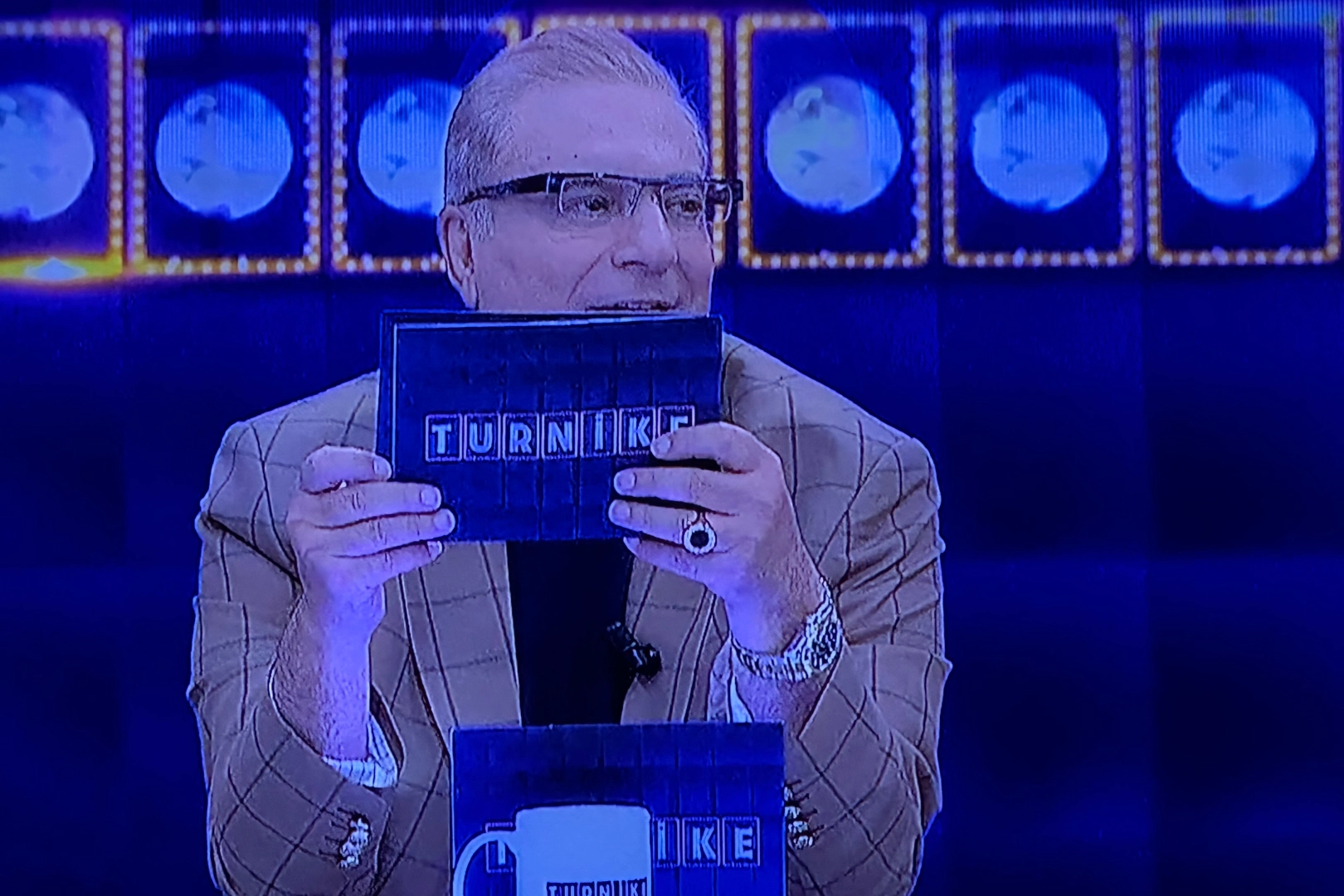 Mehmet Ali Erbil’den 'Düzce Tütün Kolonyası'na övgü