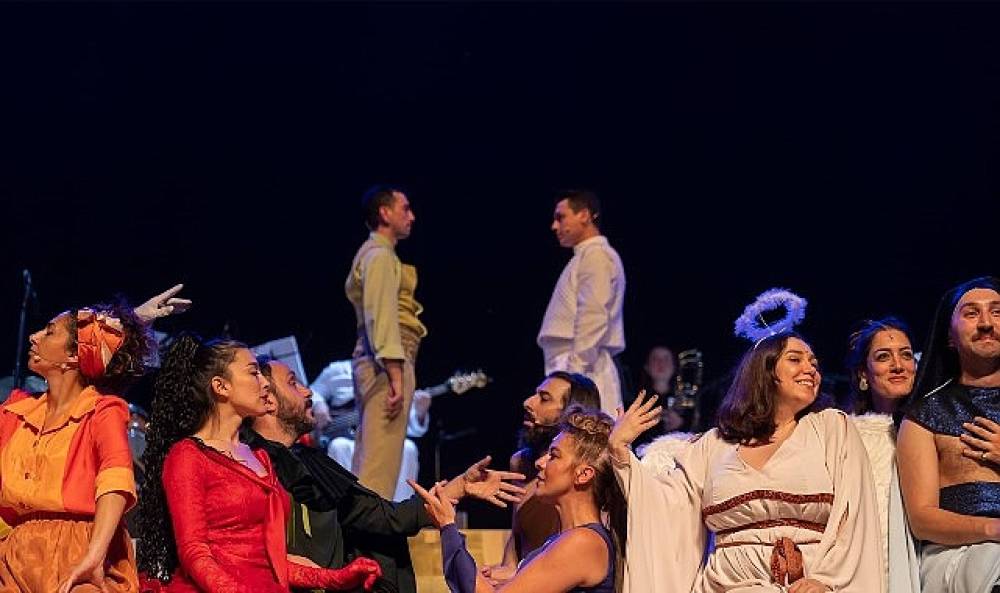 Nil&uuml;fer Belediyesi Kent Tiyatrosu &ldquo;L&uuml;k&uuml;s Hayat" Oyunuyla İstanbul Seyircisine Konuk Oluyor