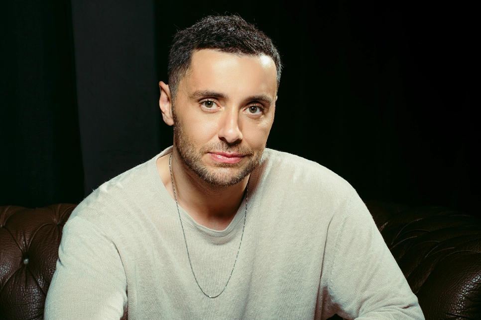 Sezen Aksu ilham oldu... &Ouml;zay Bakır&rsquo;dan yeni şarkı 'D&ouml;ng&uuml;'