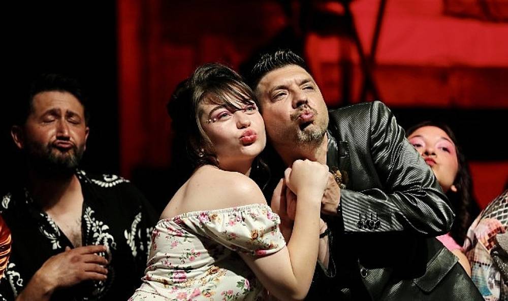 ALBET'ten Ezber Bozan Performans: “5 Dakikada Ünlü