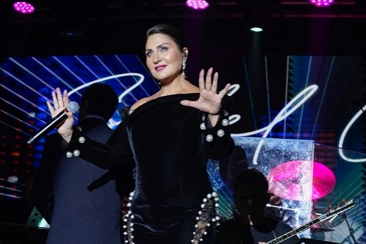 Sibel Can'dan s&ouml;mestir konseri