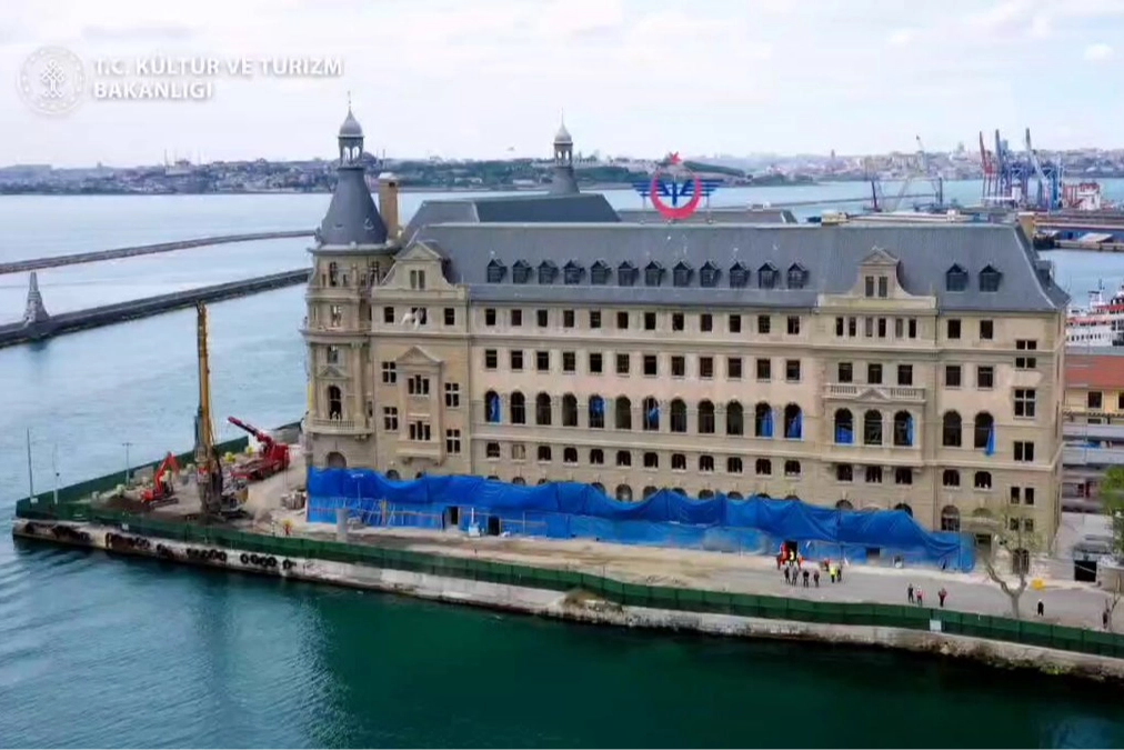 Haydarpaşa tarihi kimliğiyle yeniden İstanbul&rsquo;a kazandırılıyor