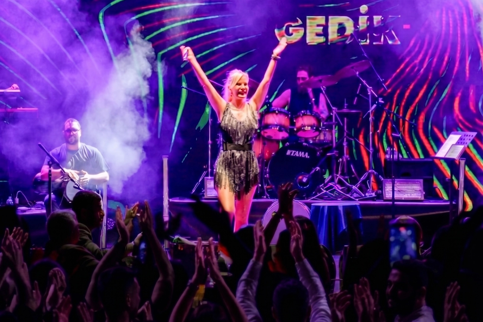 &Ouml;m&uuml;r Gedik&rsquo;in Bodrum s&uuml;rprizi
